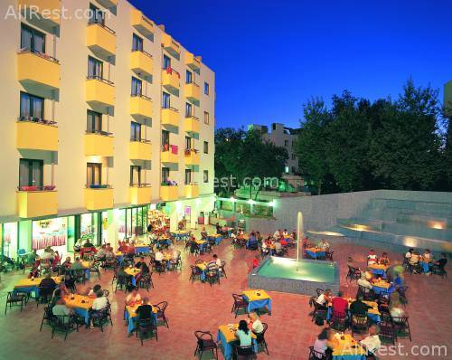 Club Aqua Plaza 8
